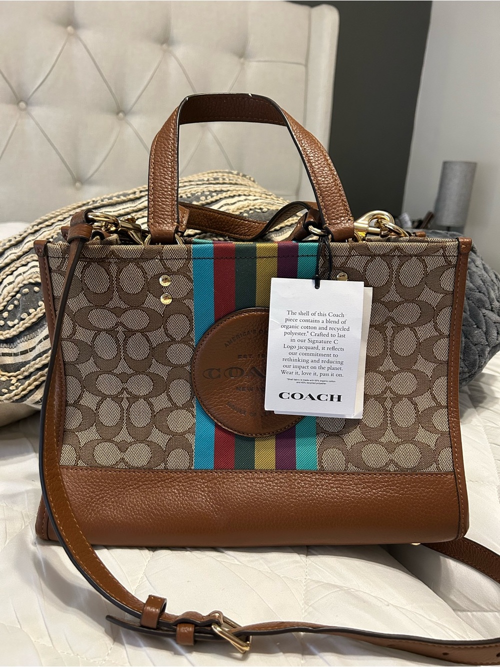 COACH DEMPSEY TOTE 22 Signature Jaquard